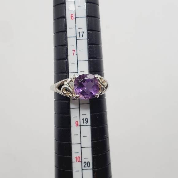 Genuine Cushion Cut Ring Purple Ring Amethyst Ring 925 Silver Ring size 8 - Picture 5 of 7